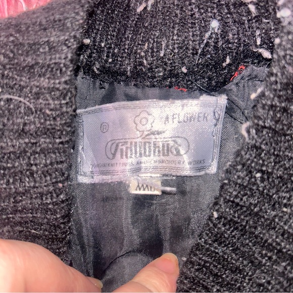 Colorful Abstract Patterned Cardigan - Picture 3 of 3